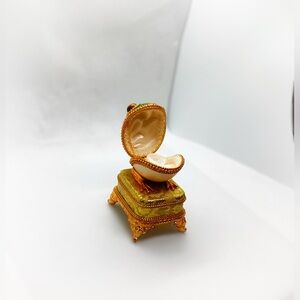 ANTIQUE RARE | Sankyo limited edition frog trinket holder & working music box